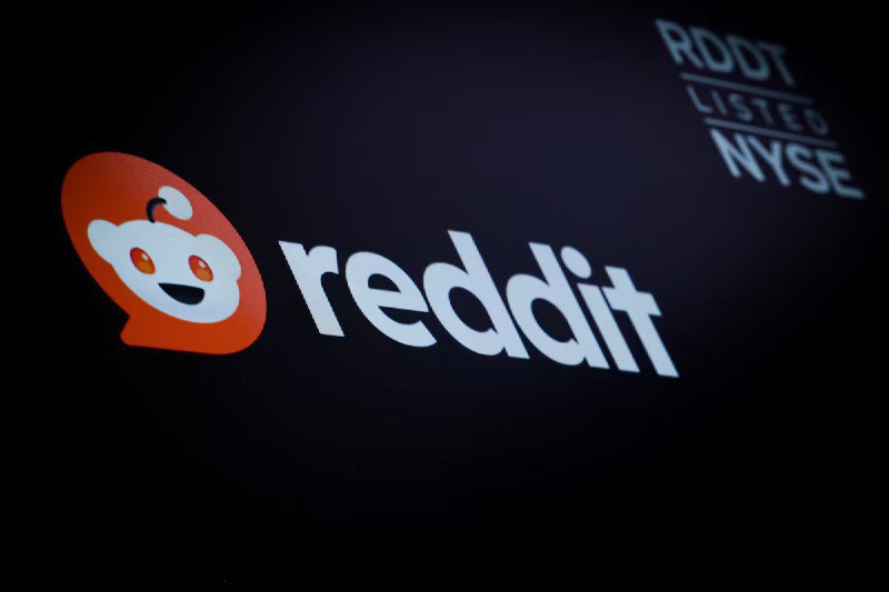 Reddit 股价暴跌，用户增长未达预期社交媒体公司Reddit 股价周四早盘下跌9%，原因是该公司第四季度日活跃独立访客数未达到华尔街预期，并且受到谷歌搜索算法更改的影响