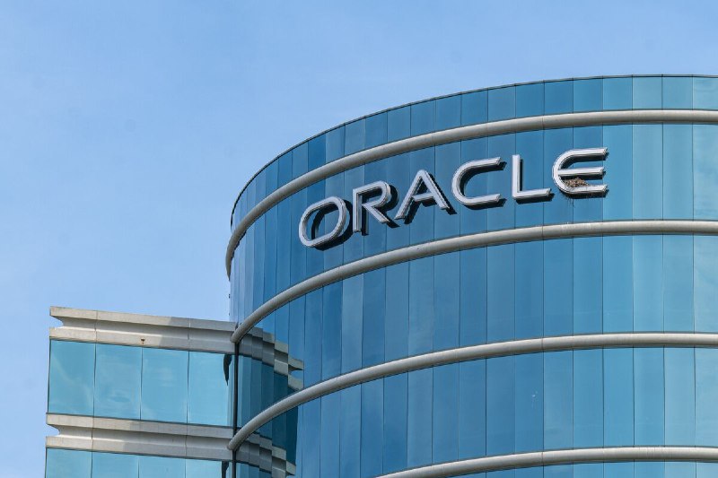 ☁️ Oracle预计到2029年收入将达1040亿美元，云业务扩张推动增长Oracle公司预测，到2029财年，其年度收入将至少达到1040亿美元，这一增长主要由其云基础设施业务推动